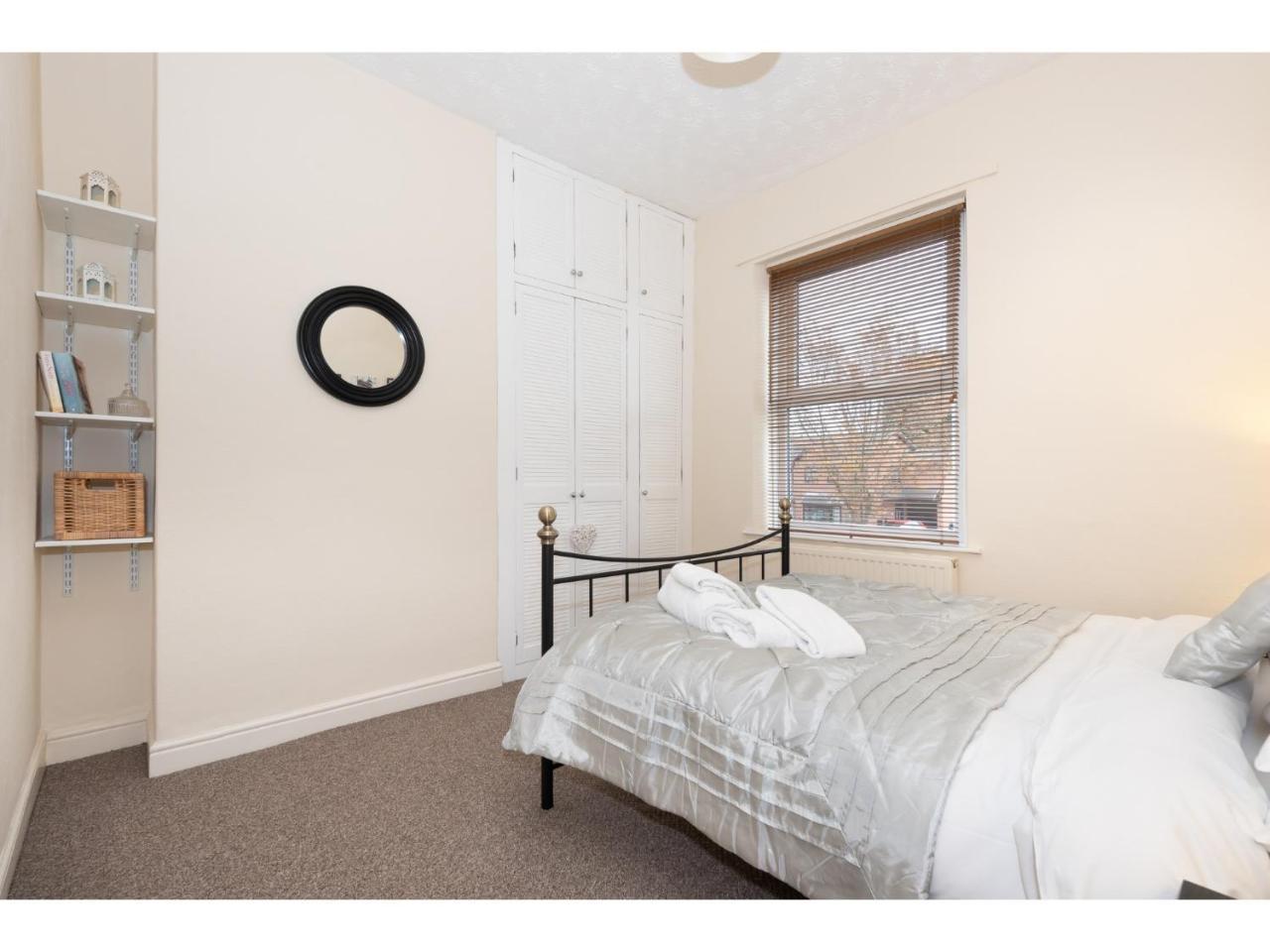 Beautiful 2 Bed With Free Parking - Pass The Keys Apartment York Exterior photo