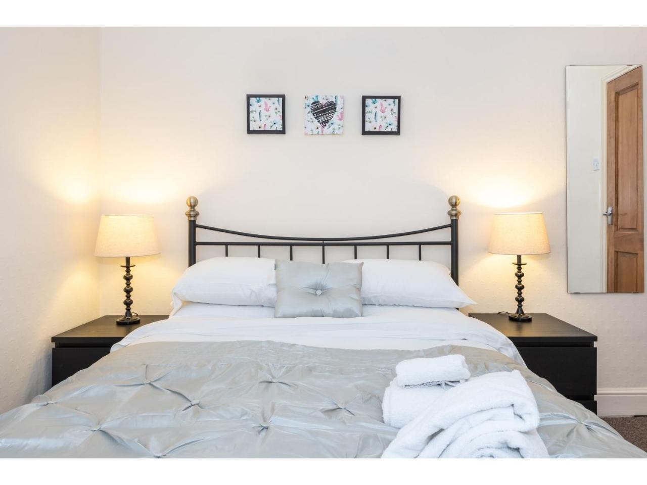 Beautiful 2 Bed With Free Parking - Pass The Keys Apartment York Exterior photo