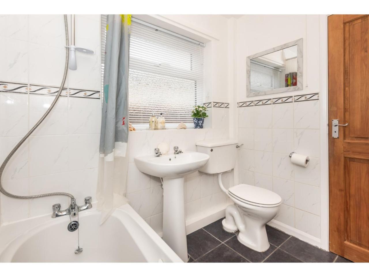 Beautiful 2 Bed With Free Parking - Pass The Keys Apartment York Exterior photo