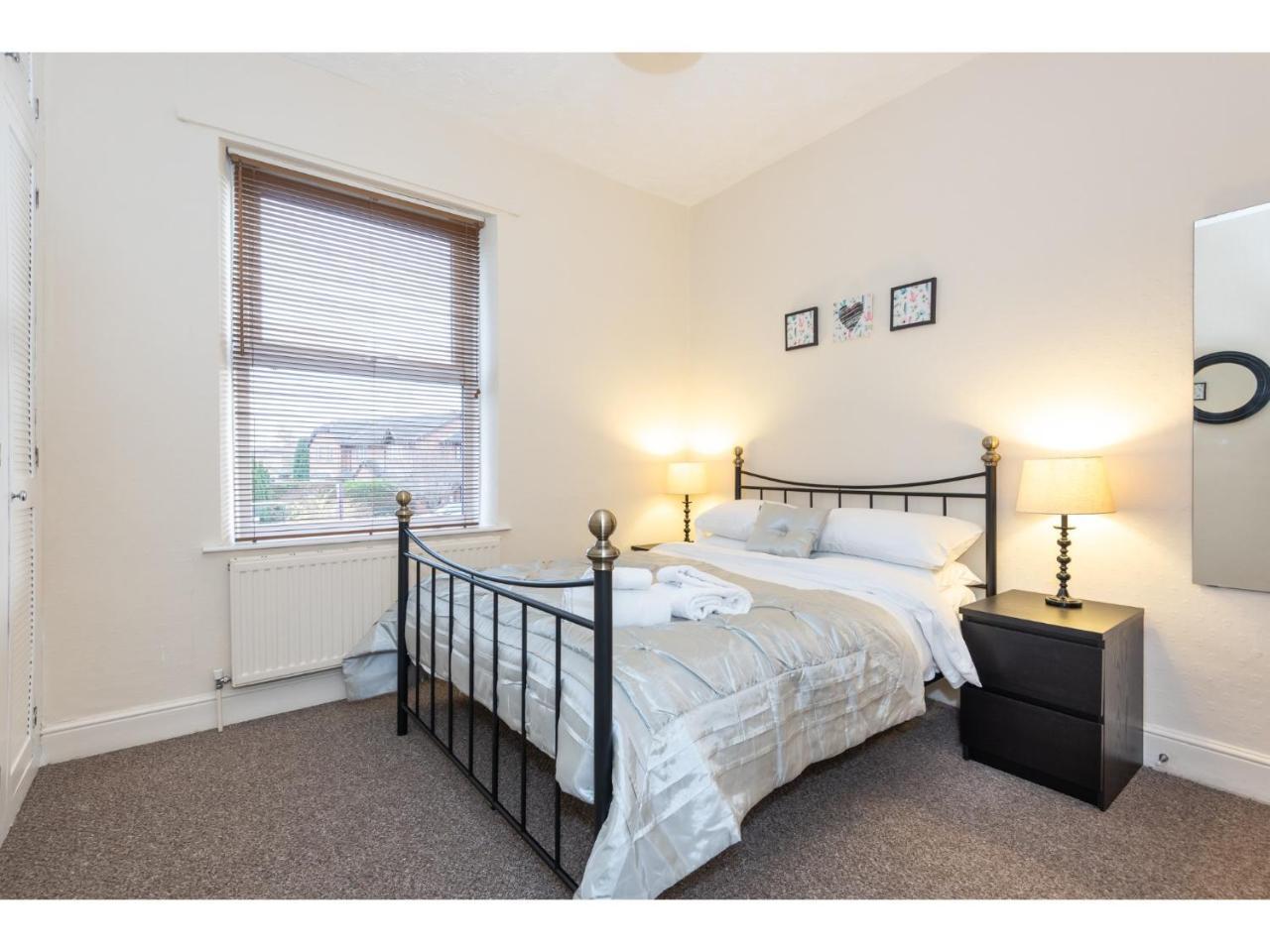 Beautiful 2 Bed With Free Parking - Pass The Keys Apartment York Exterior photo