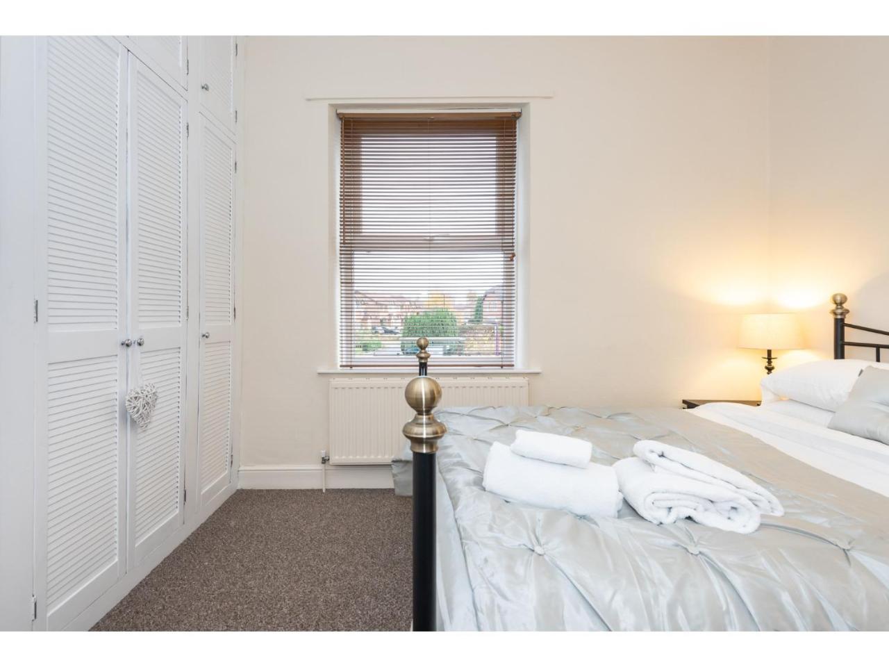 Beautiful 2 Bed With Free Parking - Pass The Keys Apartment York Exterior photo