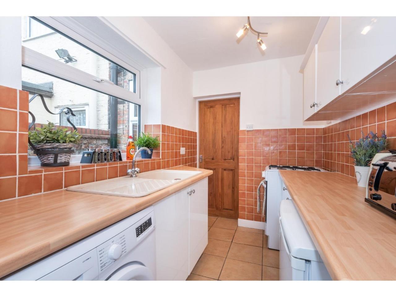 Beautiful 2 Bed With Free Parking - Pass The Keys Apartment York Exterior photo