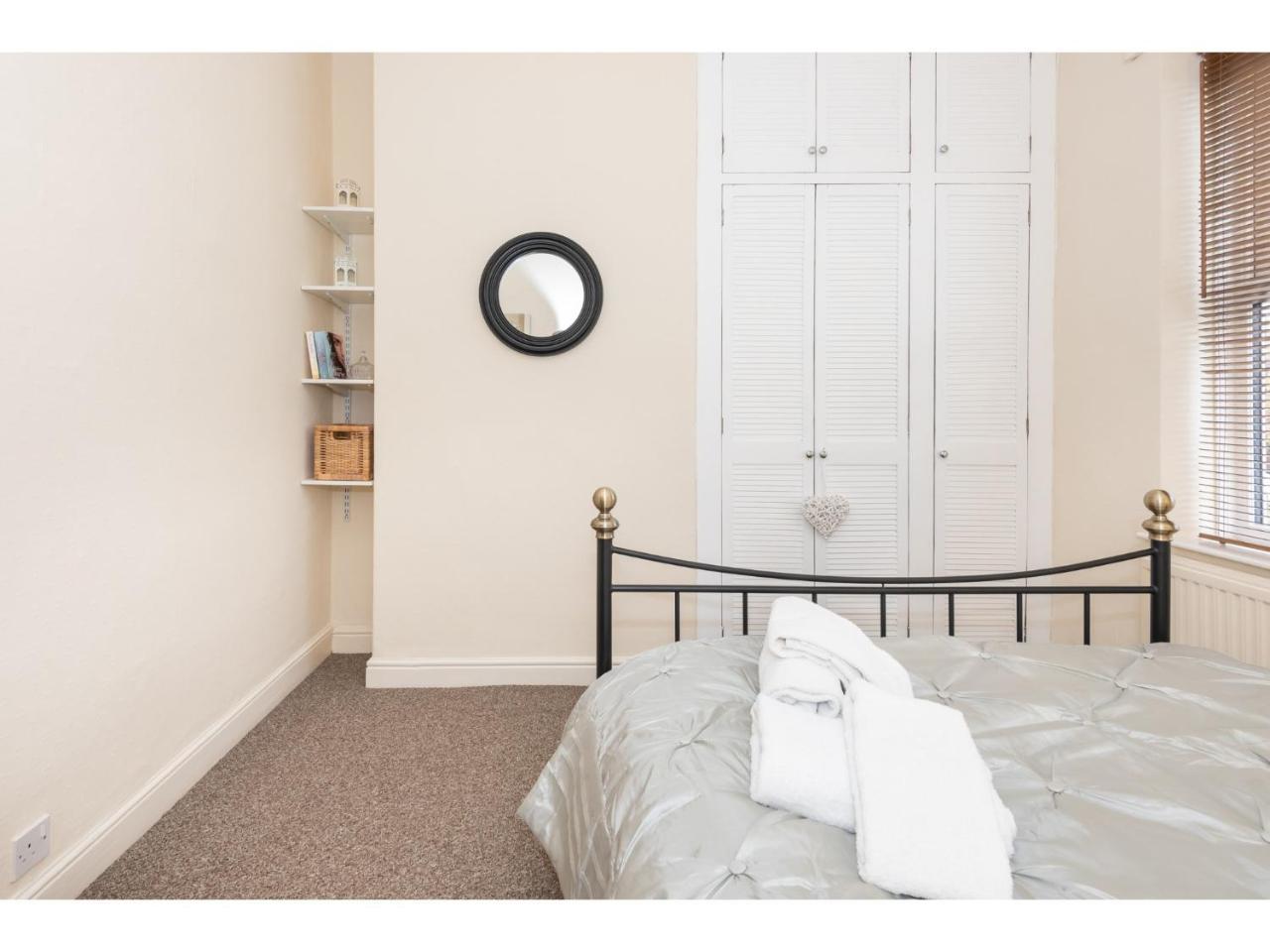 Beautiful 2 Bed With Free Parking - Pass The Keys Apartment York Exterior photo